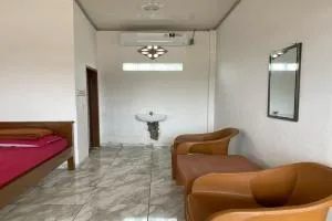 OYO Life 90960 Putih Salju Homestay Syariah - Parit