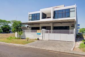 OYO Life 89990 Kost Waterfront 75 Sub