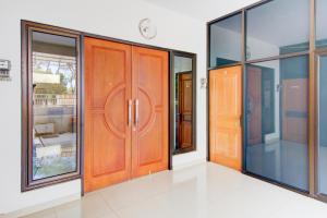 OYO Life 89990 Kost Waterfront 75 Sub