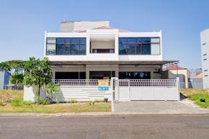 OYO Life 89990 Kost Waterfront 75 Sub