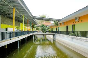 Hotel O Ilyasa Family