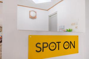 OYO Life 2638 Hotel Raya