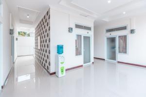 OYO Life 2658 Kost Rasyamada