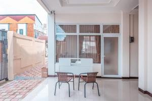 OYO Life 2658 Kost Rasyamada