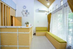 Capital O 90643 Suri Guest House Syariah