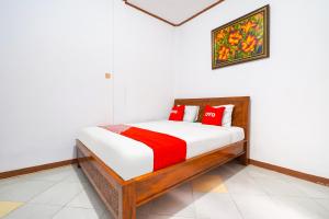 OYO 91561 Gandhi Hotel NearRS Khusus Ginjal Ny. R.A. Habibie