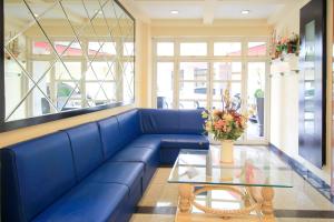 Capital O 175 K-60 Residence