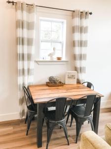 On 30A New 1BR Apt. w KING 10min walk to beach