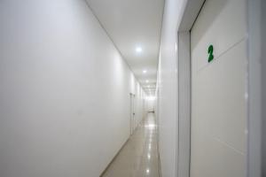 OYO 443 Hotel Barlian