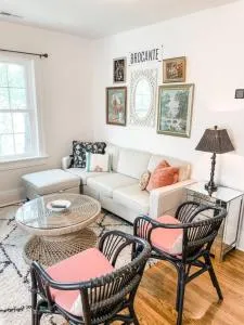 Adorable 1BR Apt. w KING bed 1 m. to square - 哥伦比亚