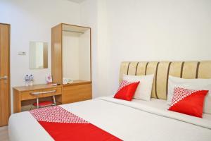 Hotel O M Authentic Kost Man