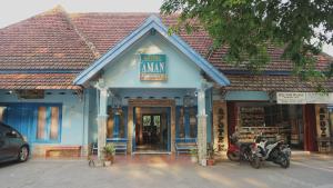 OYO Life 1972 Aman Family Inn Syariah