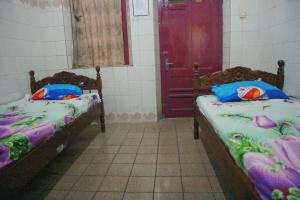 OYO Life 1972 Aman Family Inn Syariah