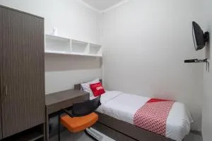 OYO 3253 Sofia Residence - Telukjambe