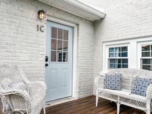 New Studio Apt w KING Bed 1mi to Columbias Sq