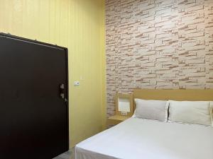 Hotel O Batodupi Guesthouse Syariah Near Buttu Kasambi