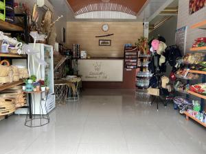 Hotel O Batodupi Guesthouse Syariah Near Buttu Kasambi