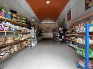 Hotel O Batodupi Guesthouse Syariah Near Buttu Kasambi