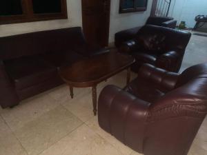 OYO Life 93160 Kost Jenny Karawang