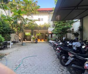 OYO Life 93258 Kos Sahabat