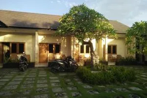OYO 93758 Lembah Sriti Homestay Near Sirkuit Motor Cross Internasional 459 Lantan - 萨萨克