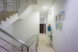 OYO Life 2366 Gatsu Kost