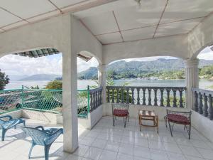 Hotel O Penginapan & Villa Sirait