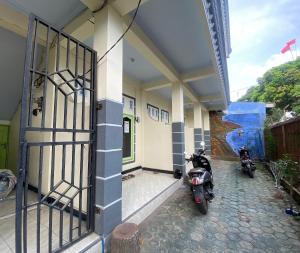 OYO Life 93401 Kos Putri Alamanda Syariah