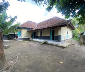 Hotel O Gians Homestay Near SMKN 2 Kuripan