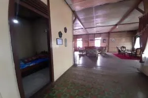 OYO HOMES 91248 Desa Wisata Banding Agung Danau Ranau - Krui