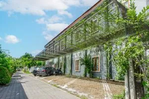 OYO 93837 Ipeda Family Residence - Glagah