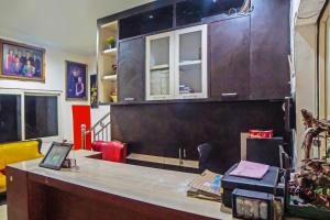 OYO 91976 Abadi Hotel