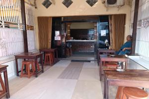 OYO 93479 Hotel Jaguar Sentani