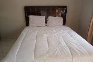 Hotel O Njy House SyariahNearBandara Sultan Syarif Kasim II