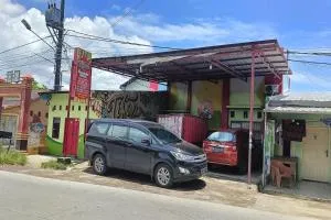 OYO 93875 Tifar House Near Lapangan Raja-raja - Pallenguk