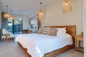 The Bungalows #6 - Boutique Hotel in Flamingo Beach - Top Level Studio