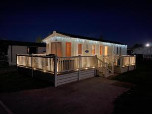 Cosy Shearwater Escape