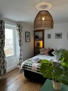 2 Bed Townhouse with Log Burner - 彭布罗克码头