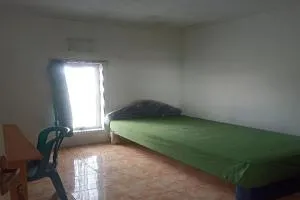 OYO Life 91339 Pondok Kost Aulia Syariah - Гарут