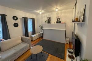 Apartments with WiFi Zagreb - 24093