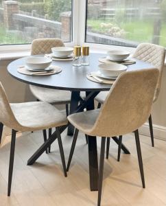 Luxury Harborne Home, Perfect for Contractors & Families 5 Mins from QE & Uni