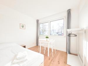 Tolstov Apartments - Monteurwohnung - 3 Schlafzimmer - Esszimmer - Küche - Waschmaschine - 25 Min zur Messe DUS