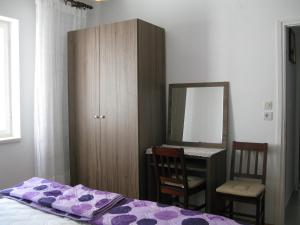 Apartments by the sea Barbat, Rab - 24217