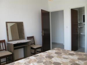 Apartments by the sea Barbat, Rab - 24217