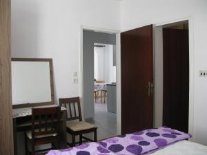 Apartments by the sea Barbat, Rab - 24217