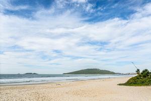 Cond frente mar com piscina - 15m da praia