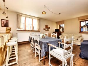 Rustic holiday home in Halleux