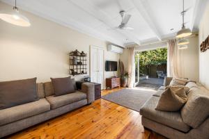 Bluestone Cottage - Vintage Vibes CBD