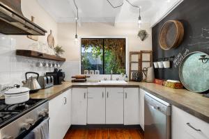 Bluestone Cottage - Vintage Vibes CBD