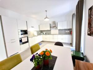 V86 - Sliema Balluta Old College Apt